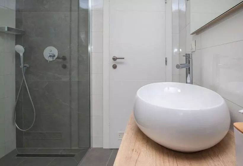 Apartments Dva Galeba