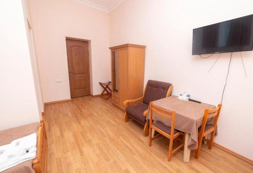 تختخواب و صبحانه Popock Dilijan 2