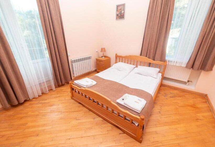 تختخواب و صبحانه Popock Dilijan 2