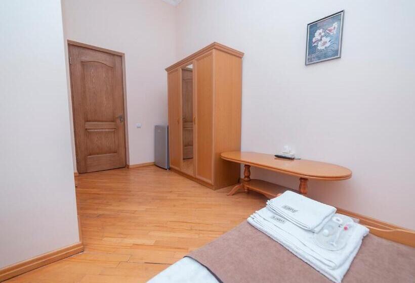 تختخواب و صبحانه Popock Dilijan 2