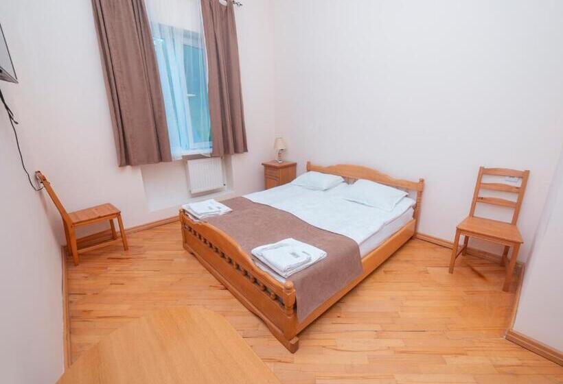 تختخواب و صبحانه Popock Dilijan 2