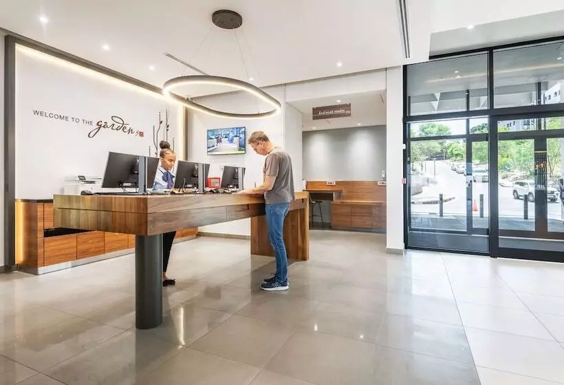 هتل Hilton Garden Inn Windhoek