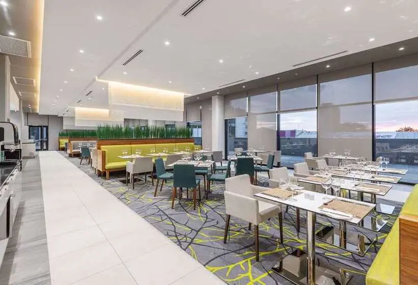 هتل Hilton Garden Inn Windhoek