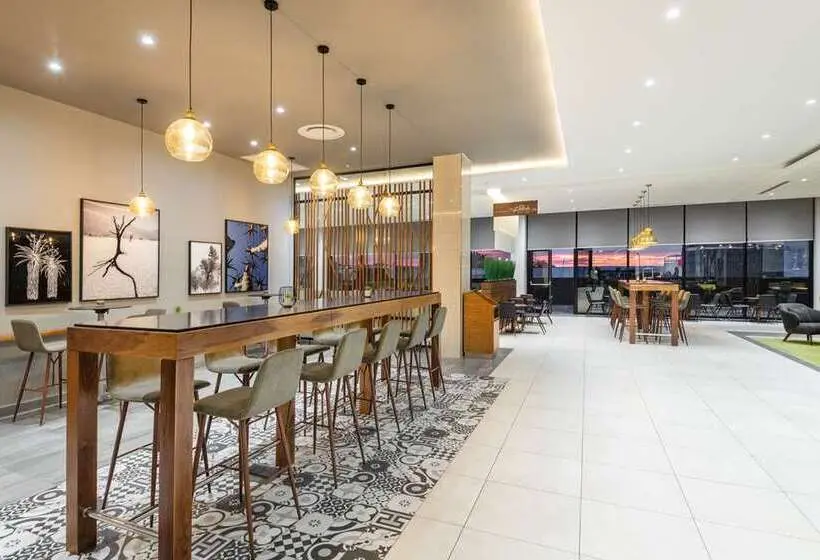 هتل Hilton Garden Inn Windhoek