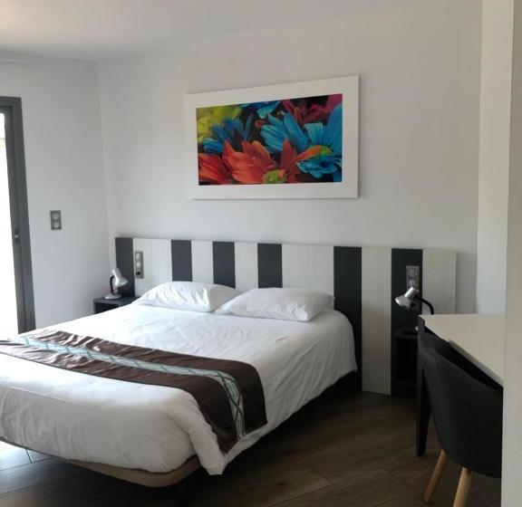 汽车旅馆  Logis Hotels   Hotel Restaurant L Enclos