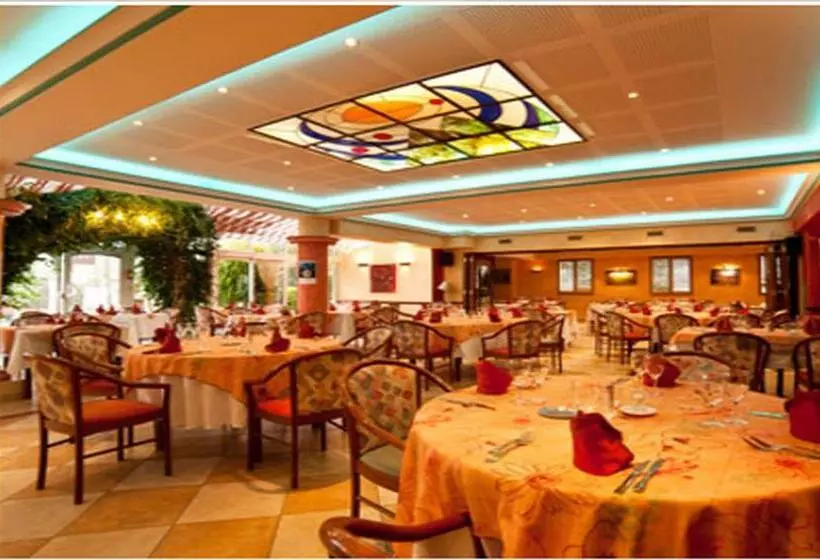 Motelli Logis Hotels   Hotel Restaurant L Enclos