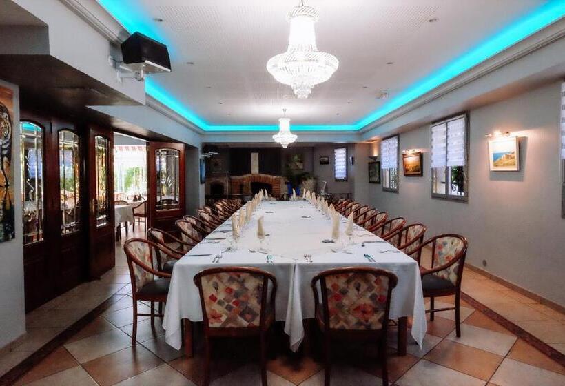 汽车旅馆  Logis Hotels   Hotel Restaurant L Enclos