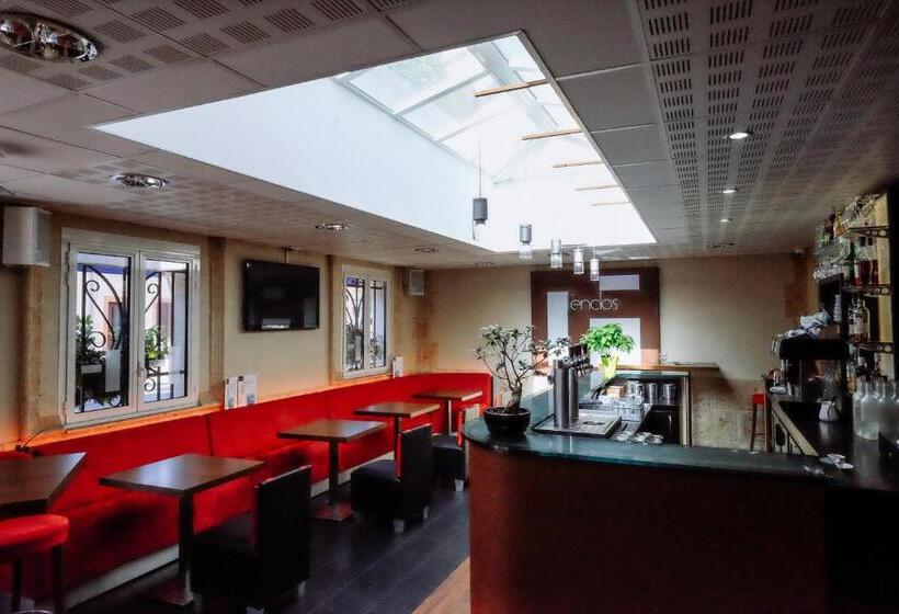 汽车旅馆  Logis Hotels   Hotel Restaurant L Enclos