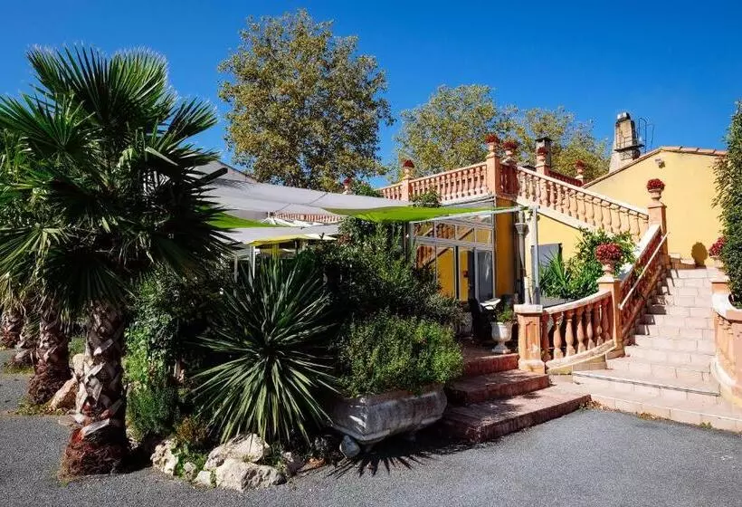 Motelli Logis Hotels   Hotel Restaurant L Enclos