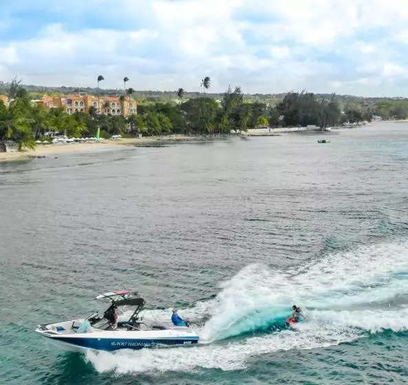 استراحتگاه Port Ferdinand Marina And Luxury Residences