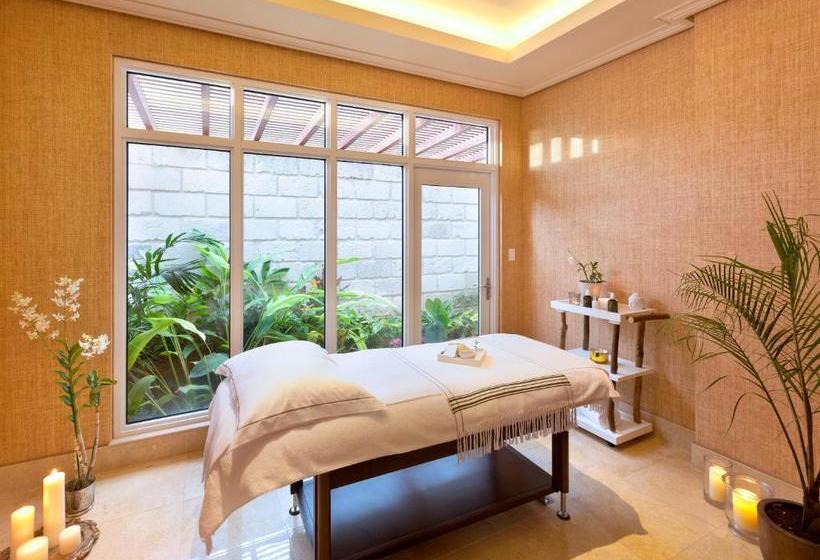 استراحتگاه Port Ferdinand Marina And Luxury Residences