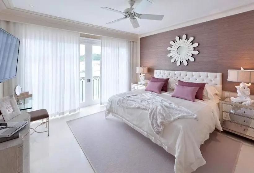 استراحتگاه Port Ferdinand Marina And Luxury Residences