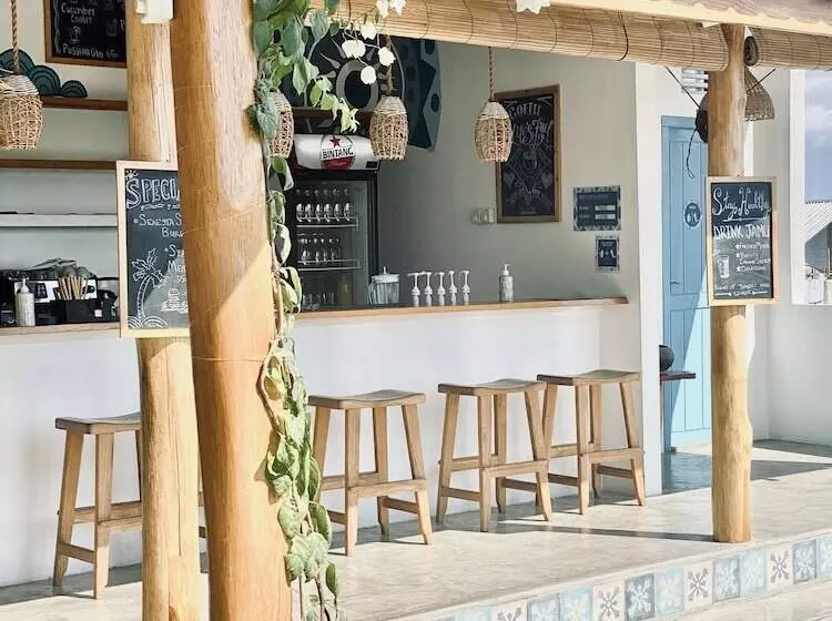 Seaesta Komodo Hostel &