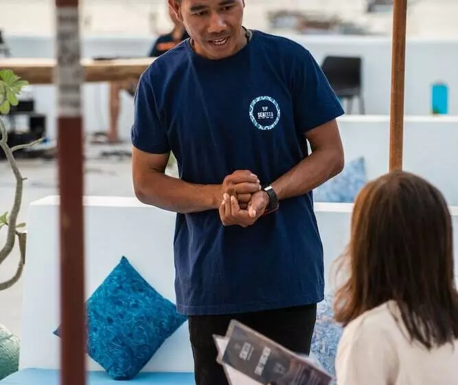 Seaesta Komodo Hostel &