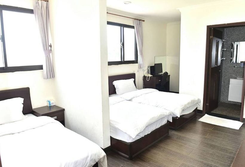 تختخواب و صبحانه Lotus Garden Homestay