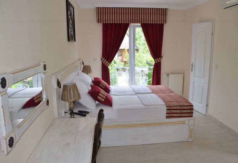 تختخواب و صبحانه Neron Turist Center