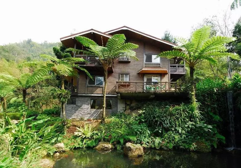 تختخواب و صبحانه Shinmingshan Holiday Inn