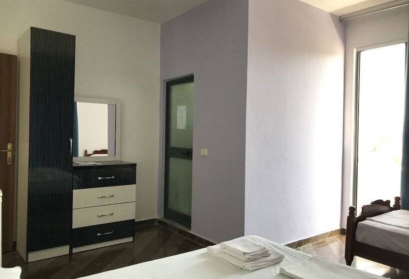 Bed and Breakfast The Garden Beach Hostel