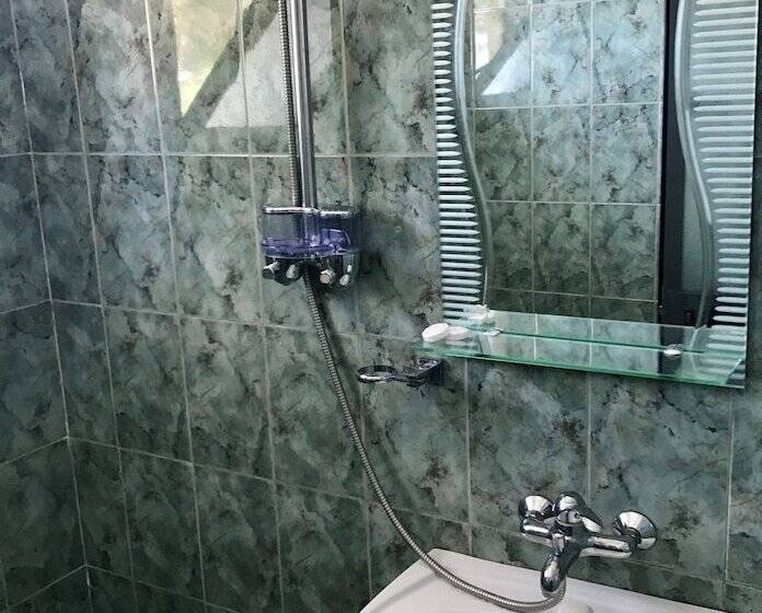 Bed and Breakfast The Garden Beach Hostel