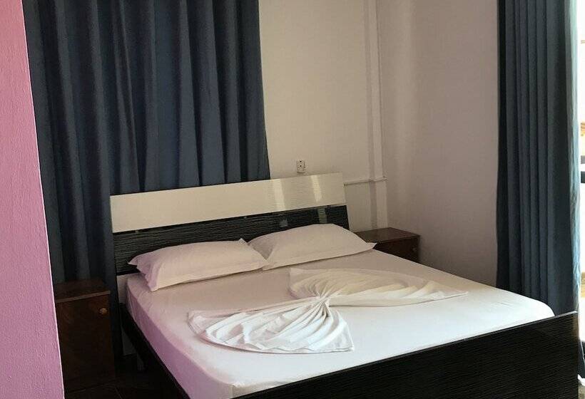 Bed and Breakfast The Garden Beach Hostel