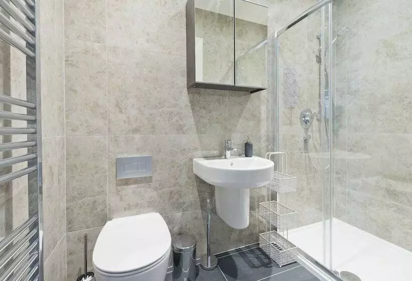 Henrietta Suites City Centre