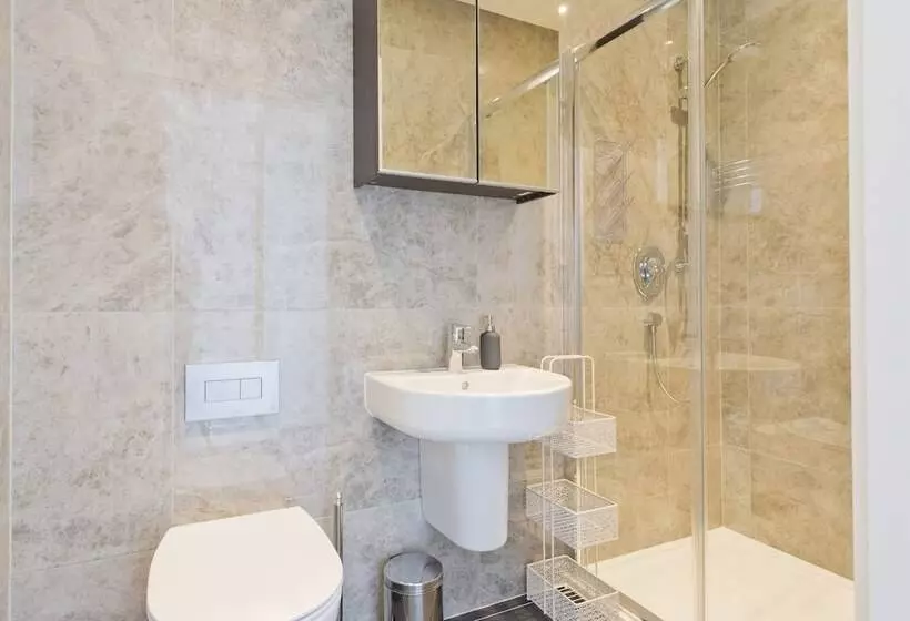 Henrietta Suites City Centre