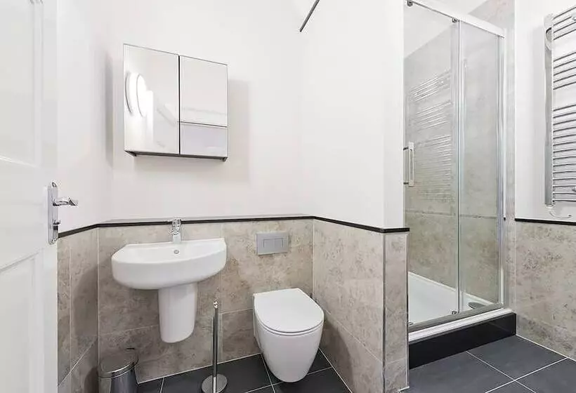 Henrietta Suites City Centre