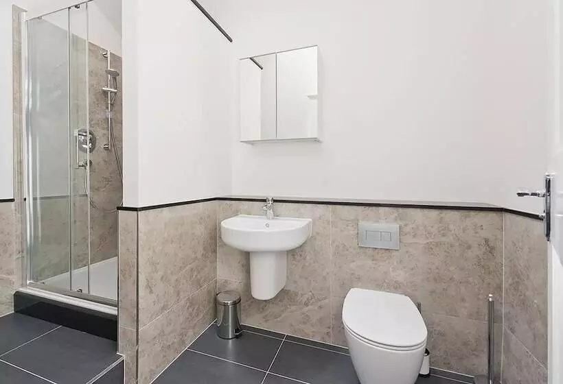 Henrietta Suites City Centre