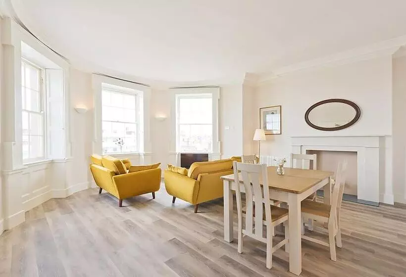 Henrietta Suites City Centre