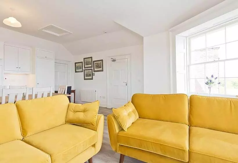 Henrietta Suites City Centre