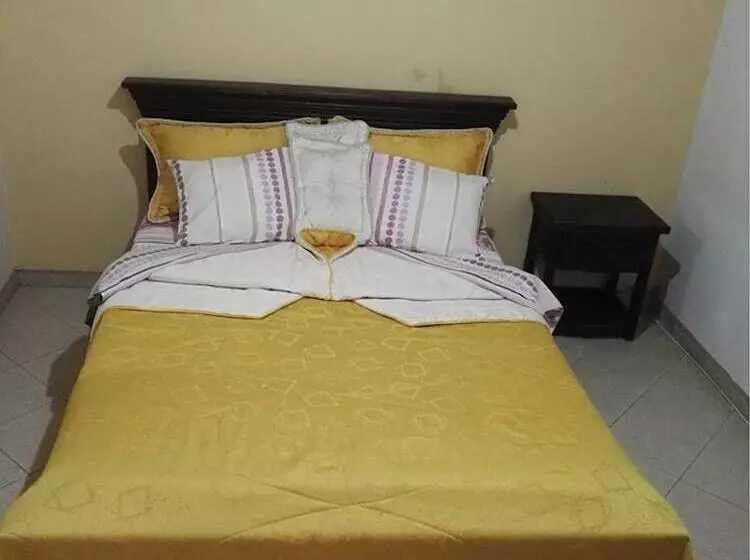 ホテル Colonial El Bosque