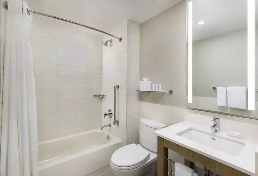 هتل Courtyard New York Downtown Manhattan/financial District