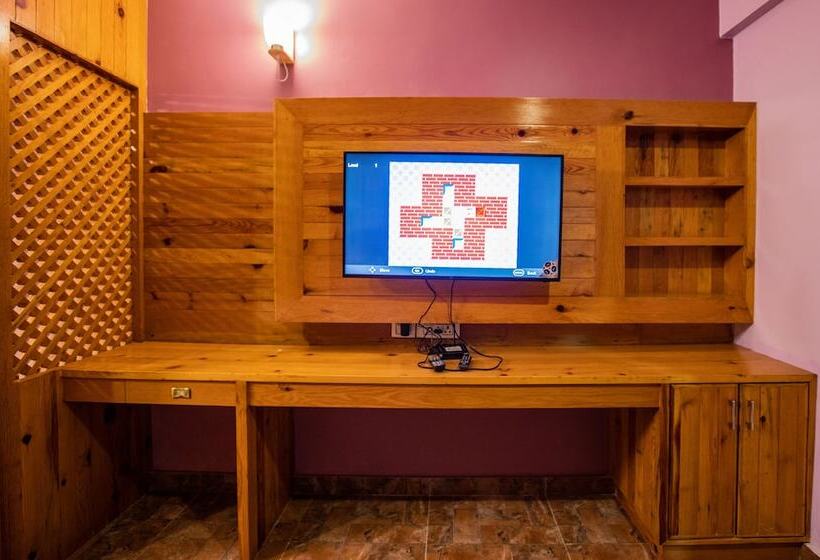 هتل Visitors Inn, Pokhara