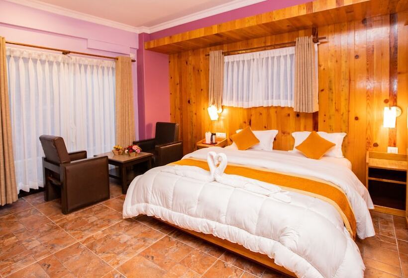 هتل Visitors Inn, Pokhara