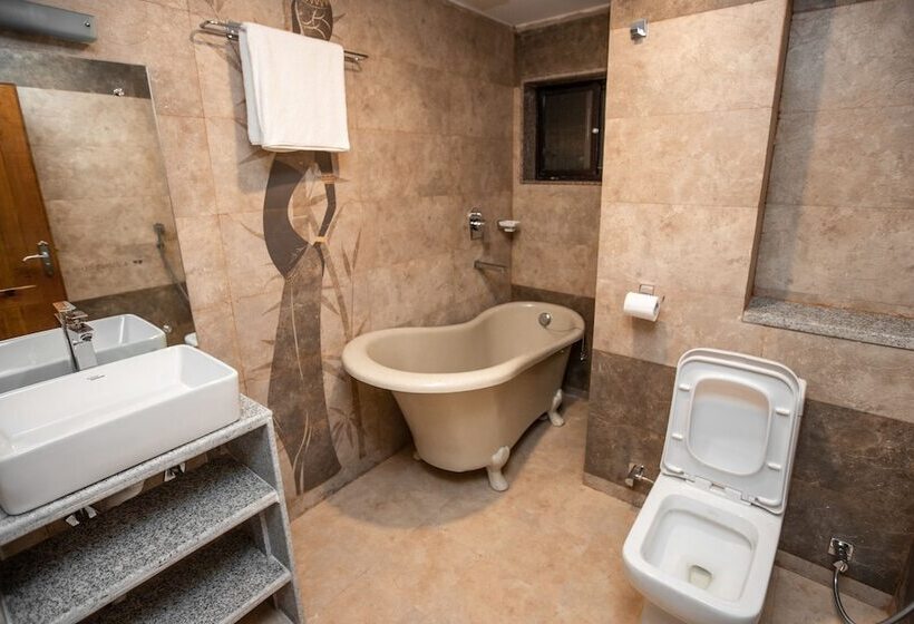 هتل Visitors Inn, Pokhara