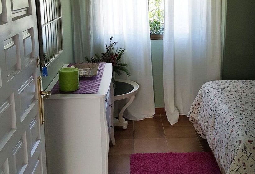 بنسيون Hospedería Rural Las Buganvillas