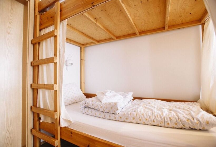 پانسیون Skorrahestar