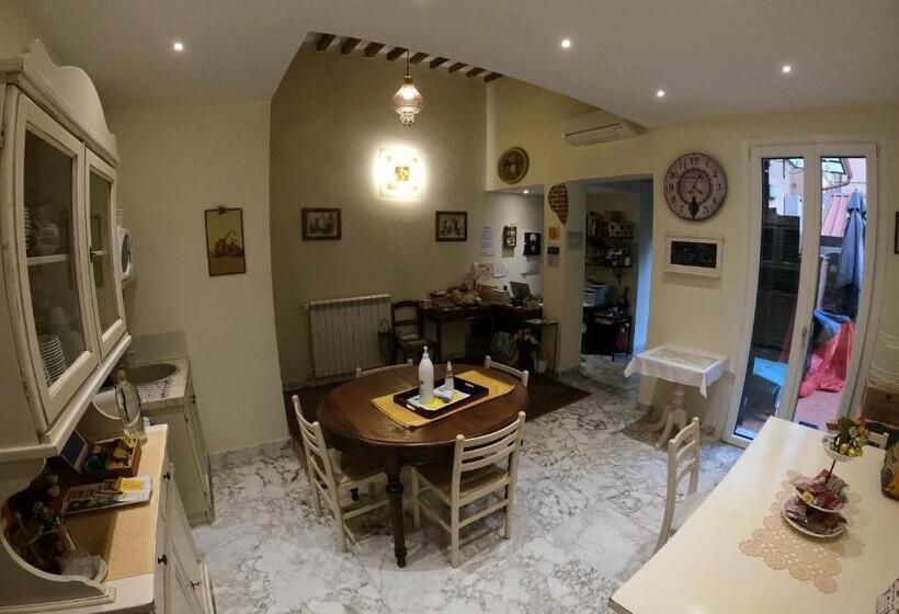 Five Roses Bed & Breakfast