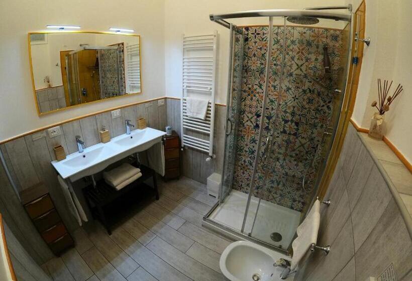 Five Roses Bed & Breakfast