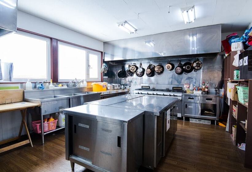 هتل Absolute Niseko Lodge