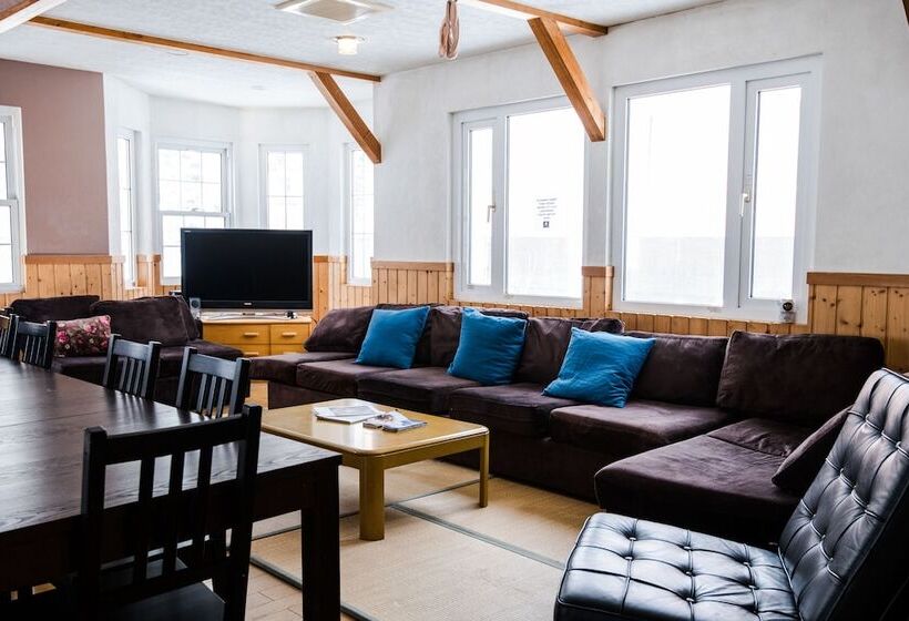 هتل Absolute Niseko Lodge