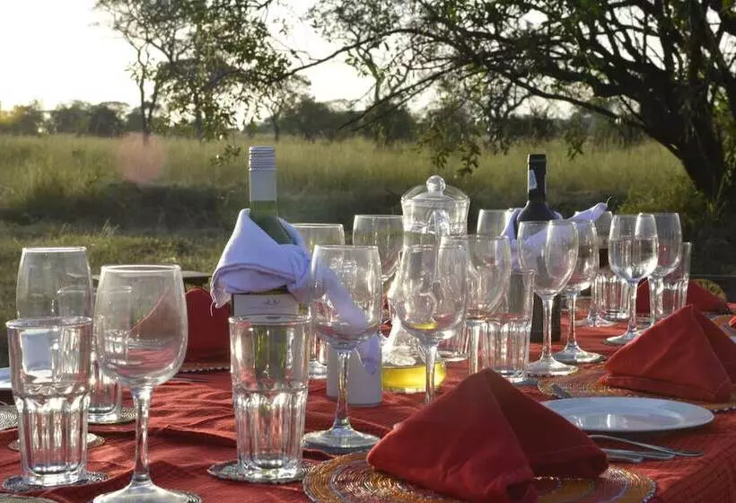 هتل Kananga Special Tented Camp