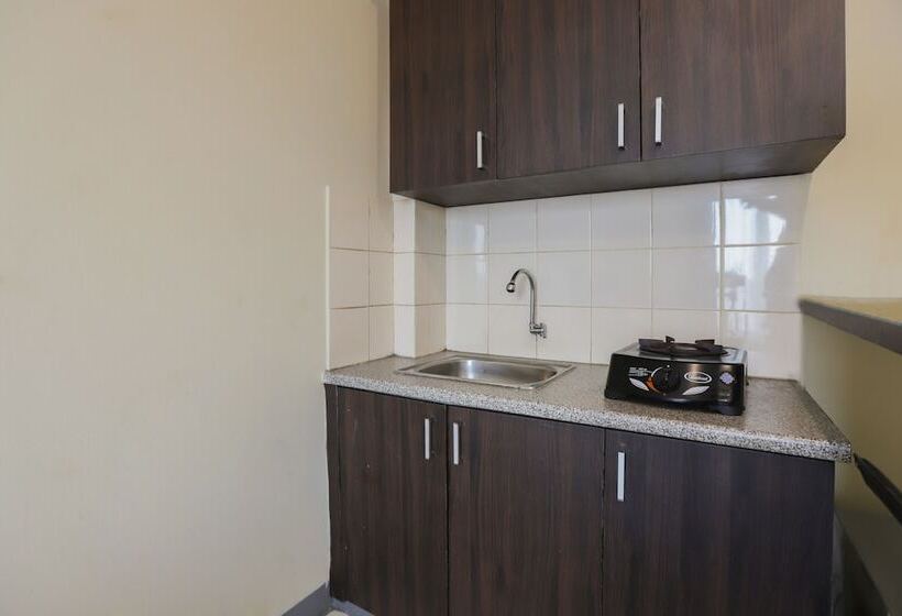 Lauv Room Grand Centerpoint By Oyo Rooms