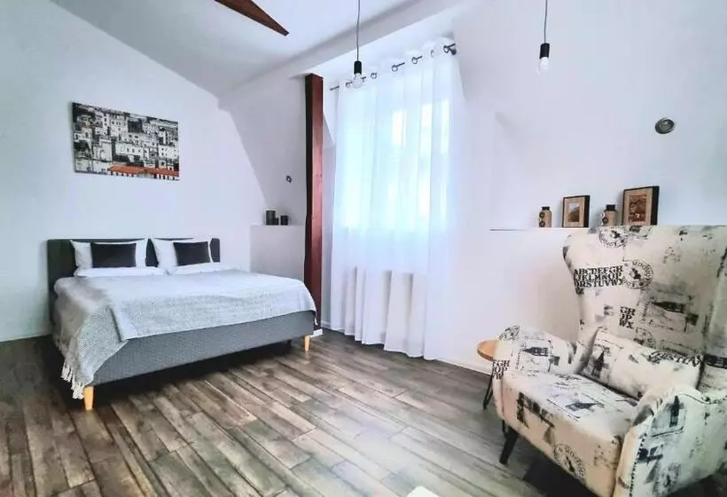Nook Nook Apartments Katarzyny 2