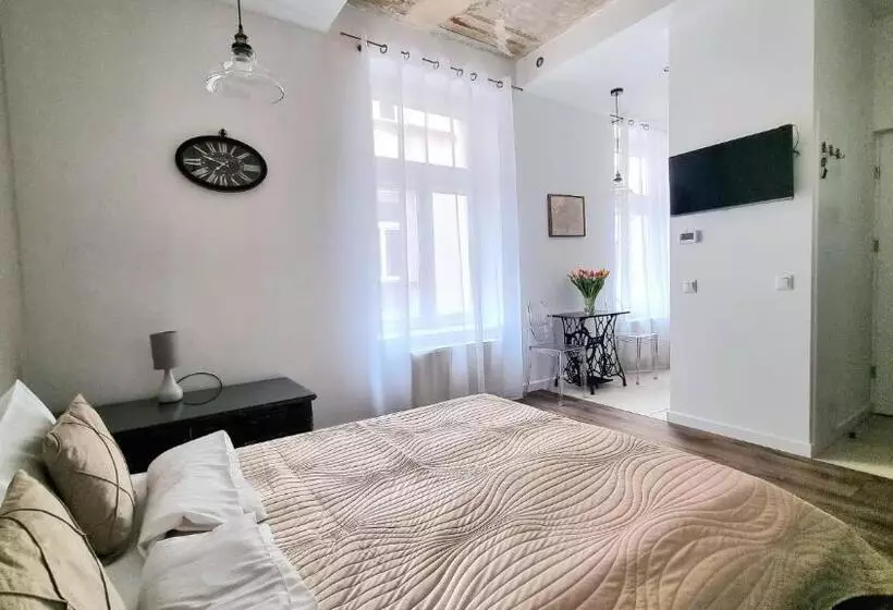 Nook Nook Apartments Katarzyny 2