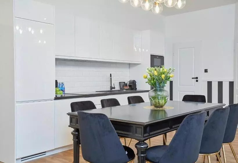 Nook Nook Apartments Katarzyny 2