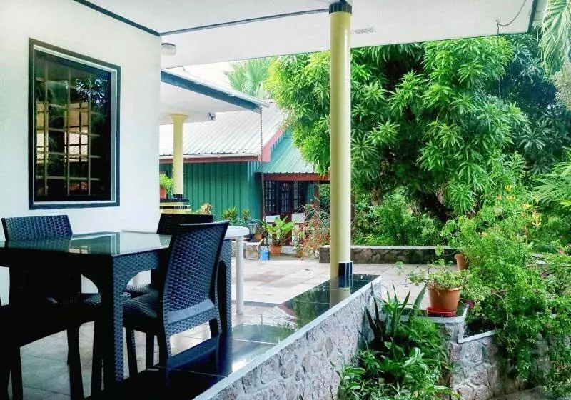 پانسیون Lapasyans Self Catering