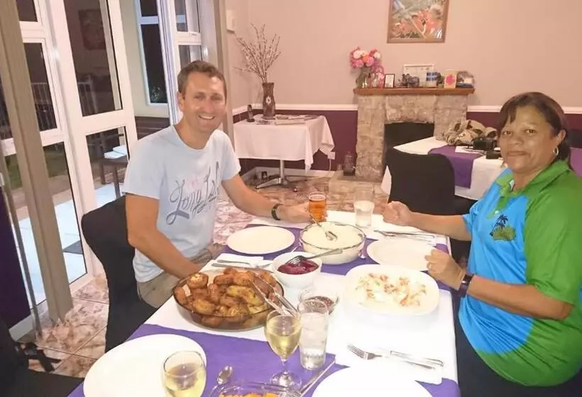 Majatalo Richards Travel Lodge