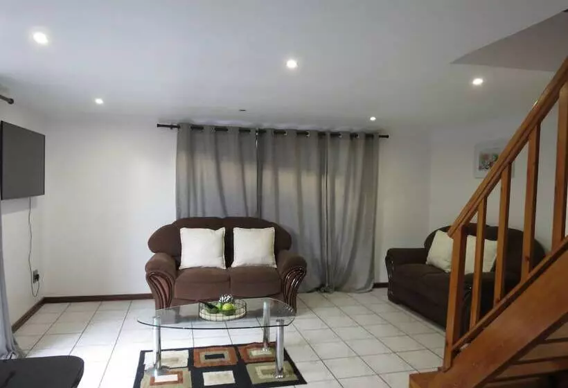 ペンション Three Spruce