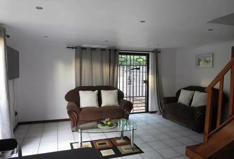 ペンション Three Spruce